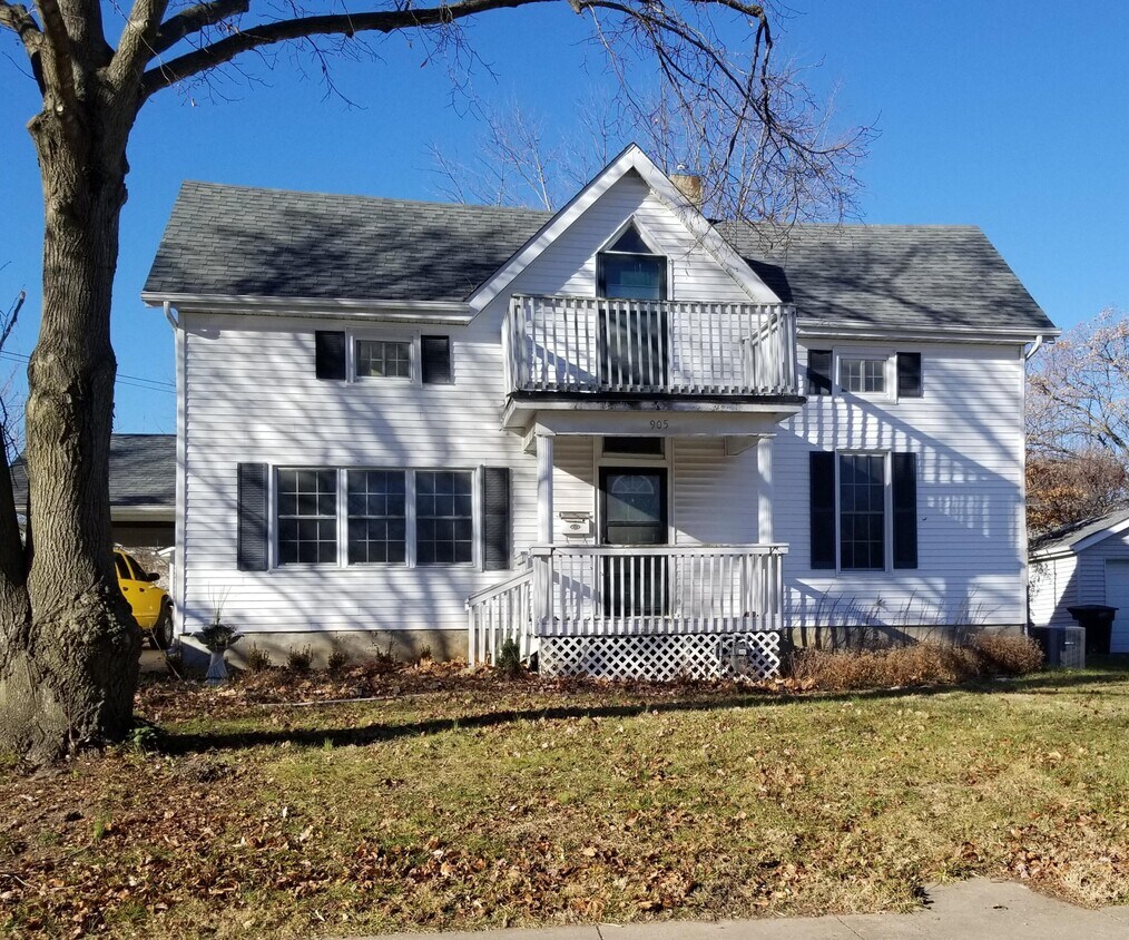 Primary Photo - 905 State St