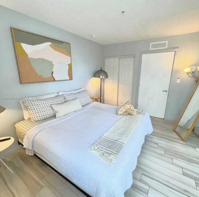 Foto del edificio - 481 NE 29th St