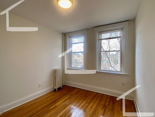 Building Photo - 8 Camelot Ct