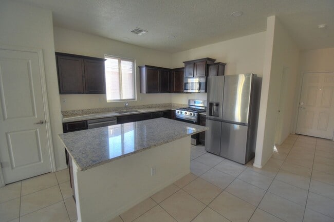 Building Photo - 6244 Harrier Hawk Dr NE