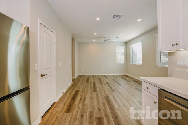 Foto del edificio - 31606 Dwight Dr