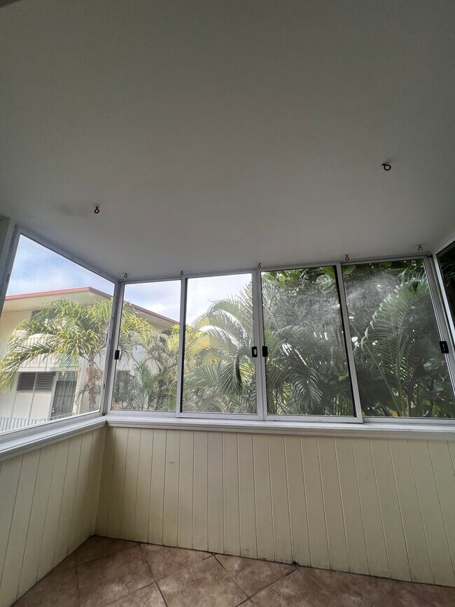 Foto del edificio - Cozy 1 bd/1bath Diamond head w/parking