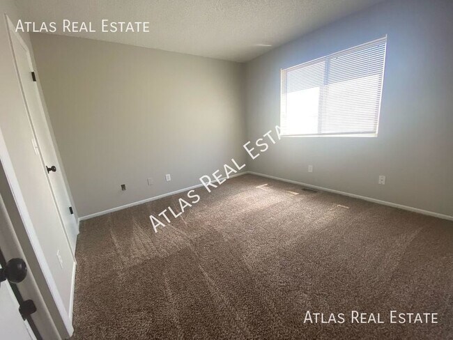 Foto del edificio - Beautiful apartment, 2 Bed 2 bath! WASHER/...