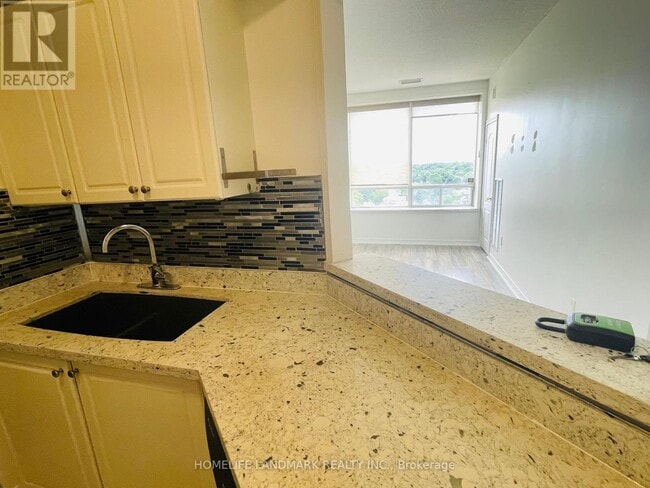 Building Photo - 88 Grandview Way