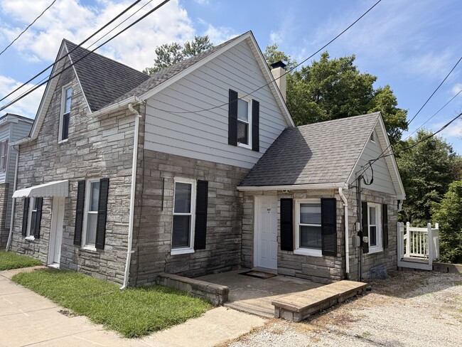 Building Photo - 317 S Main St