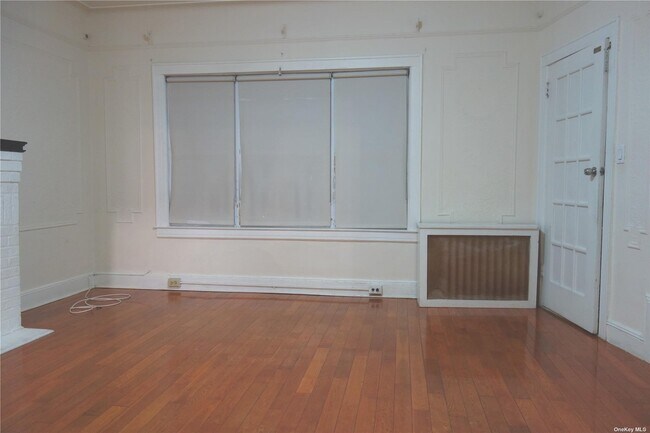 Building Photo - 160-11 84th Rd