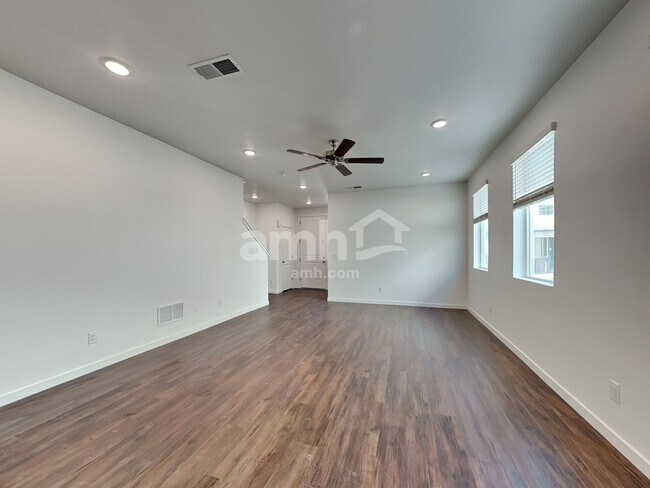 Foto del edificio - 23566 E 2nd Pl