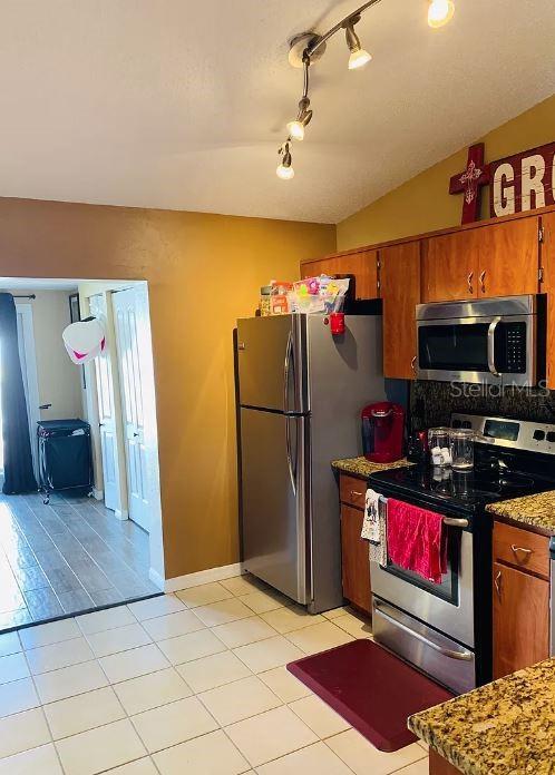 Building Photo - 1715 Oak Branch Ct