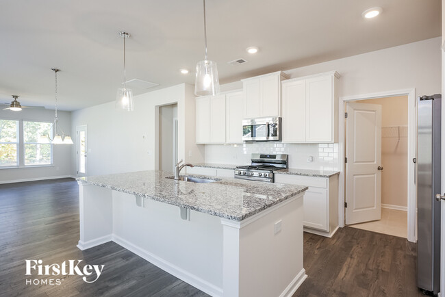 Foto del edificio - 534 Hillpark Ln