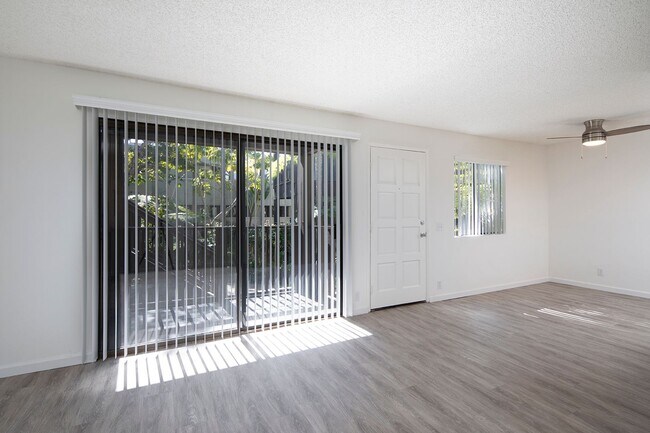 Building Photo - *OPEN HOUSE: 5/24 3-4PM* La Jolla 2BR with...