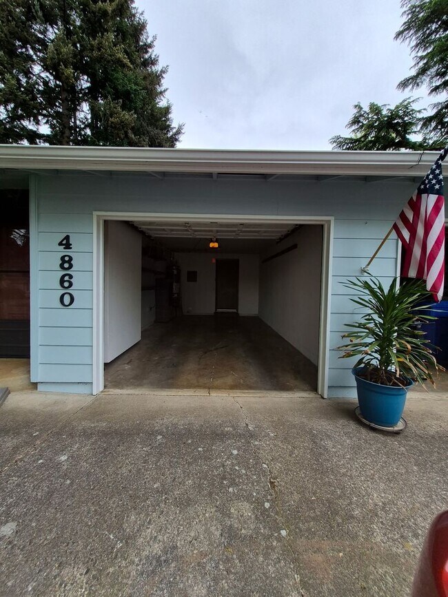 Foto del edificio - Charming South Salem Duplex!