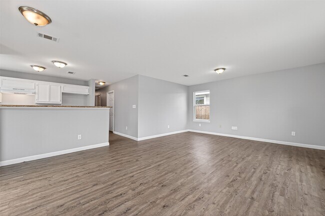 Building Photo - 7521 Dyer St