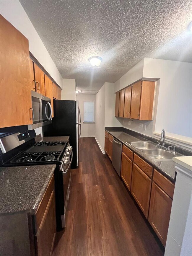 Foto del edificio - 5707 Spring Meadow Rd