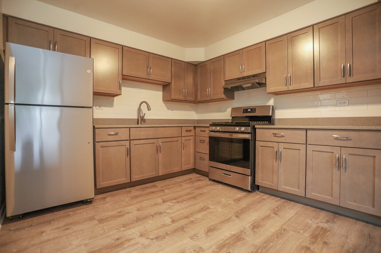 Primary Photo - 700 McKinley Ave