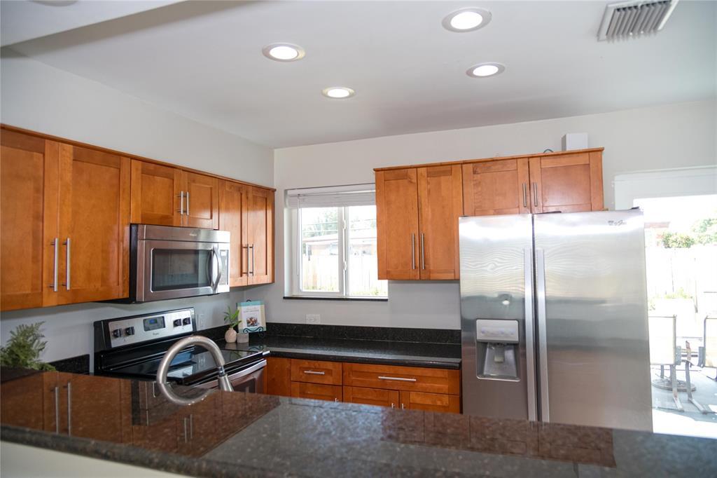 Foto principal - 6240 NW 15th St