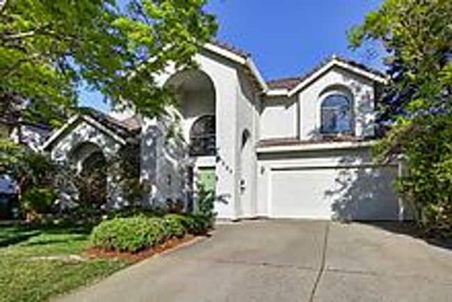 Building Photo - Beautiful 3 Bedroom Home-$750.00 Off 1st M...