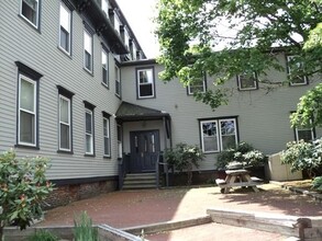 Building Photo - 12 Walnut St