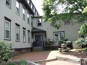 Building Photo - 12 Walnut St