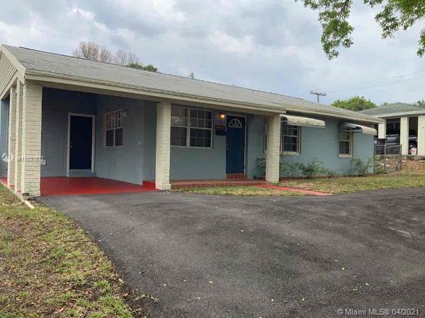 Primary Photo - 4106 N Terrace Dr