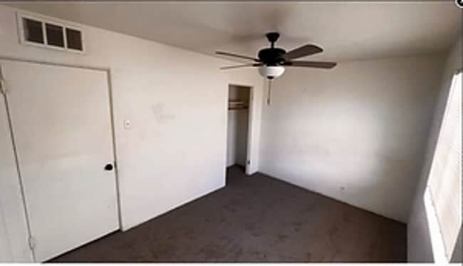 Building Photo - 731 W University Dr