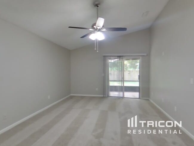 Building Photo - 2600 Malibu Cir