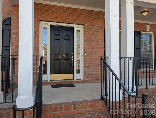 Building Photo - 217 Montibello Dr