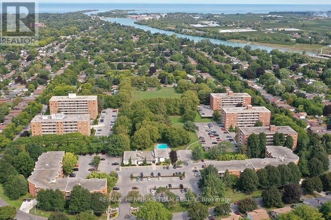 Building Photo - 64 Windward St