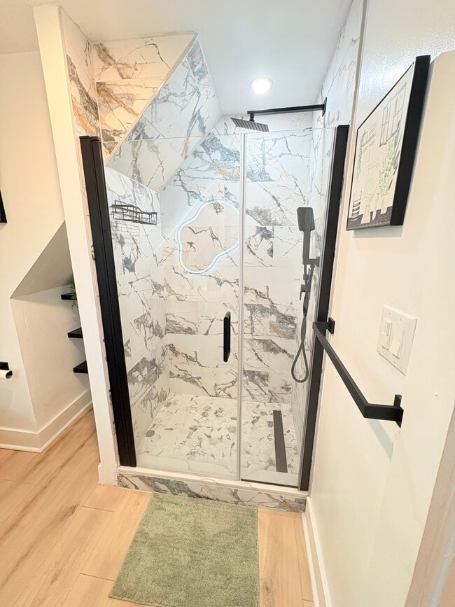 Building Photo - 1136 Wood Ave