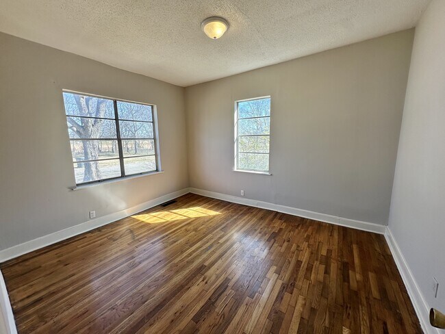 Building Photo - 1126 Escambia St