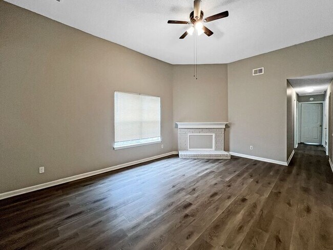 Foto del edificio - 1847 Eagle Shore Dr