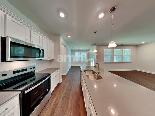 Building Photo - 567 Rivermist Dr