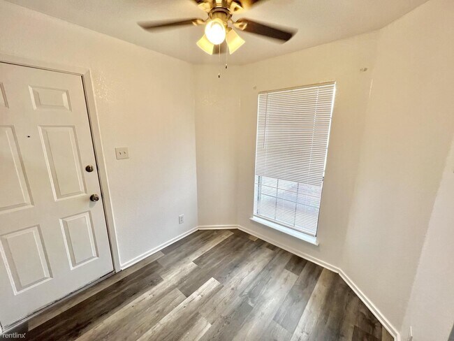 Building Photo - 3 br, 1.5 bath House - 2302 Jerome Dr