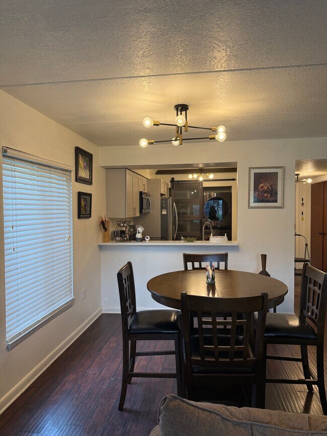 Building Photo - 4410 White Pine Ave