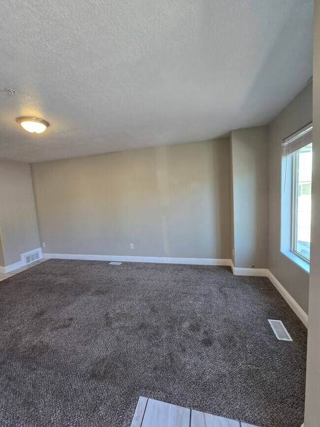 Foto del edificio - Pet Friendly 3 bedroom townhouse