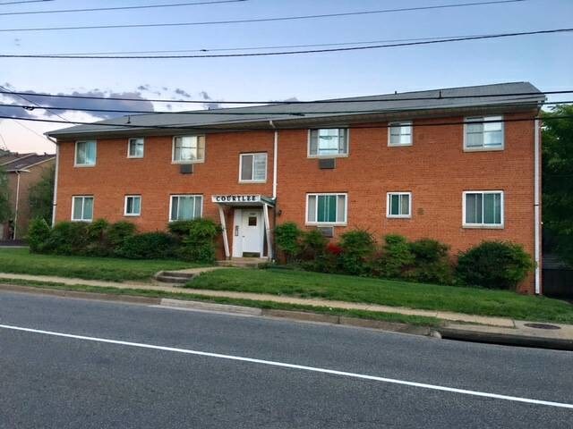 Building - 2400 Lee Hwy