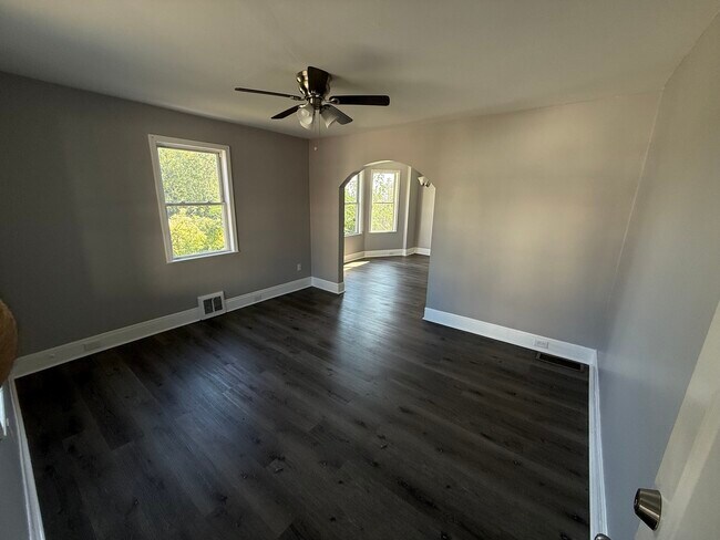 Sala de estar - 131 White Ave