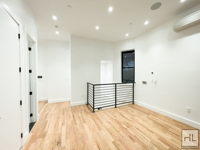 Foto del edificio - Spacious Williamsburg 3-Bed 2.5-Bath / Mas...