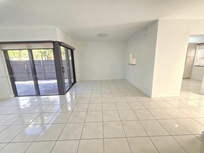 Foto del edificio - 15081 SW 127th Ct