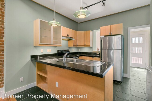 Building Photo - 2 br, 1 bath House - 355 Elati St