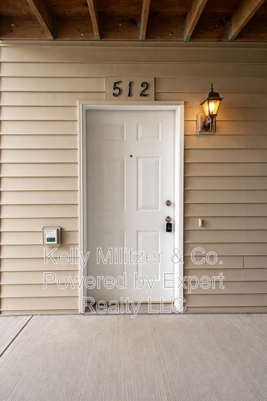 Building Photo - 406 S Church St