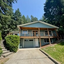 Building Photo - 5833 E Yellowstone Trail