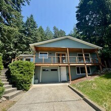 Building Photo - 5833 E Yellowstone Trail
