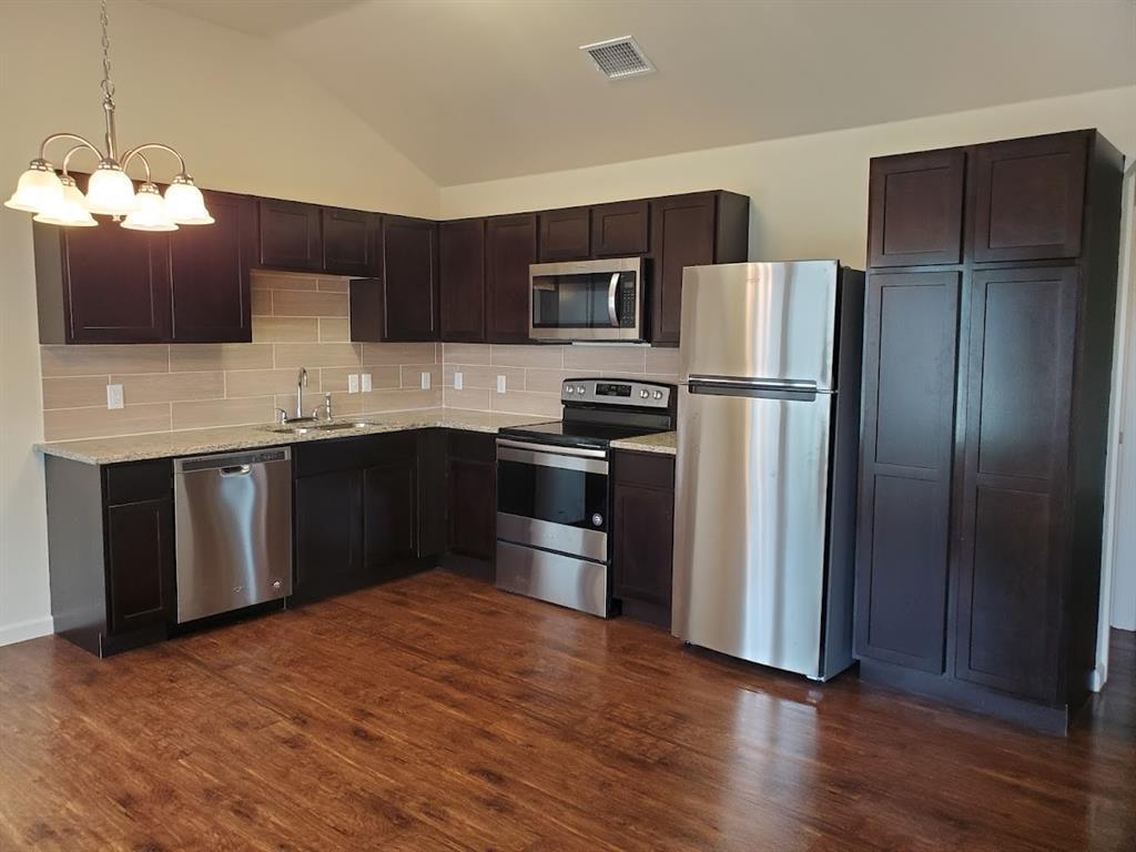 Foto principal - 1310 W Pointe Pl