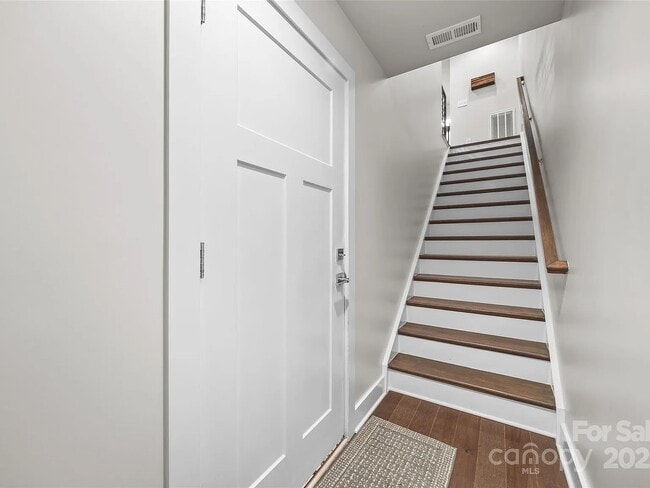 Foto del edificio - 4127 Bryant Terraces Dr