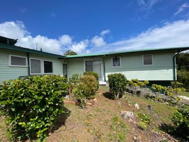 Building Photo - 3 Bedroom, 2 Bath Home for rent in Honokaa