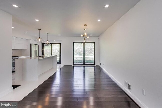 Foto del edificio - 3715 Astoria Rd