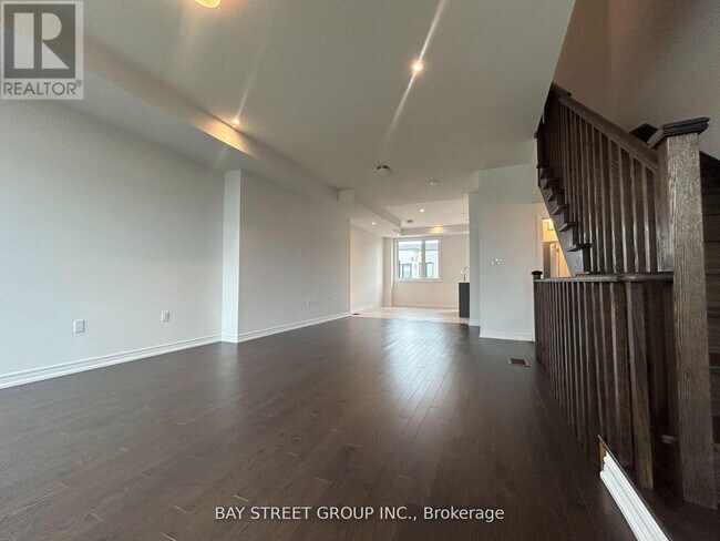 Building Photo - 55 Sorbara Wy