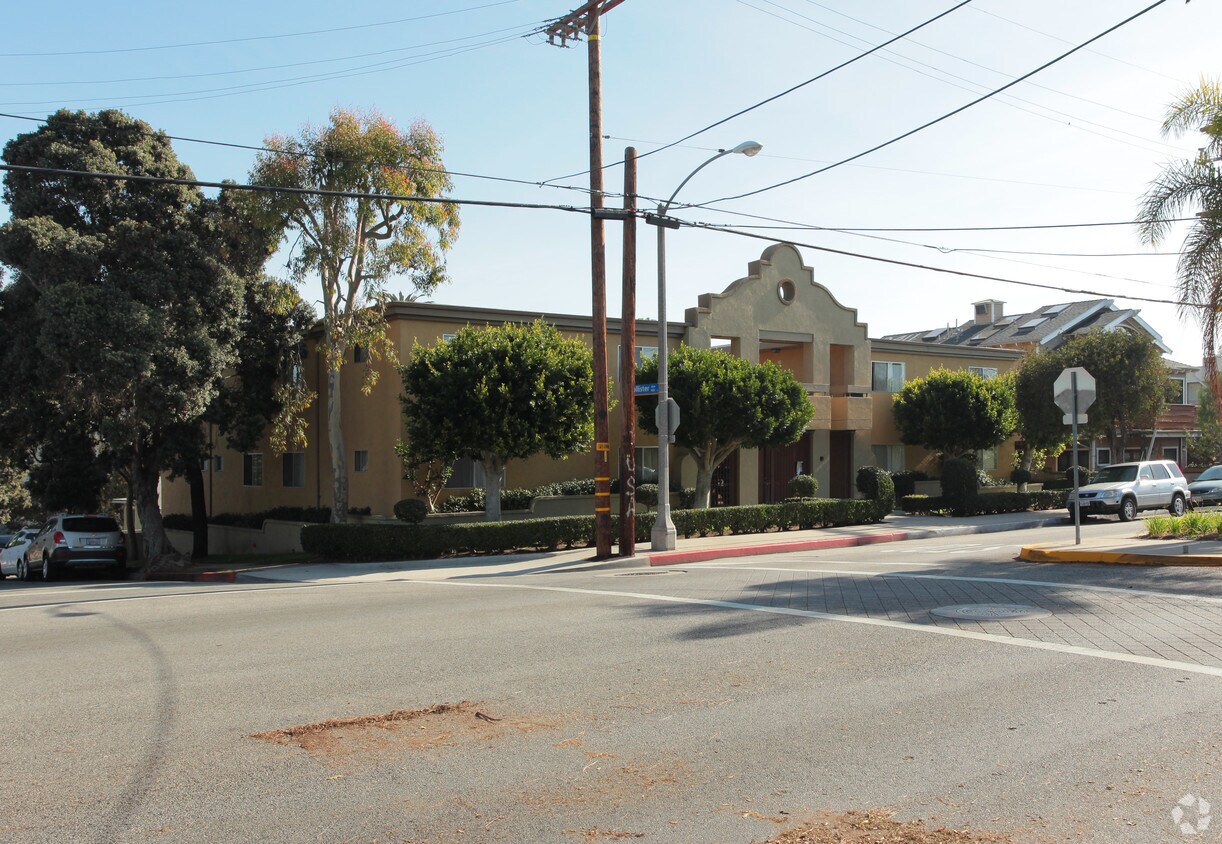 Primary Photo - 2407 4th St