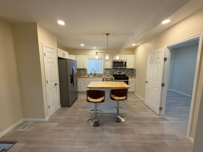 Building Photo - Completely remodeled ranch in Wyoming