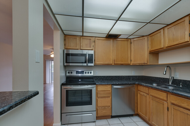 Building Photo - 2700 N Hwy A1A
